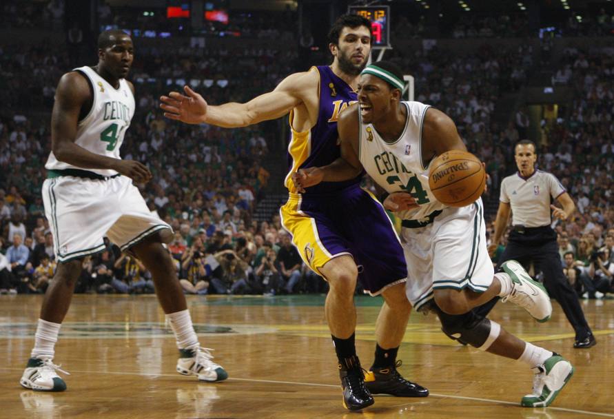 I Celtics volano nei playoff e si conquistano le Finals contro i Lakers, ennesimo capitolo della storica rivalit tra le due squadre pi vincenti di sempre. Reuters
